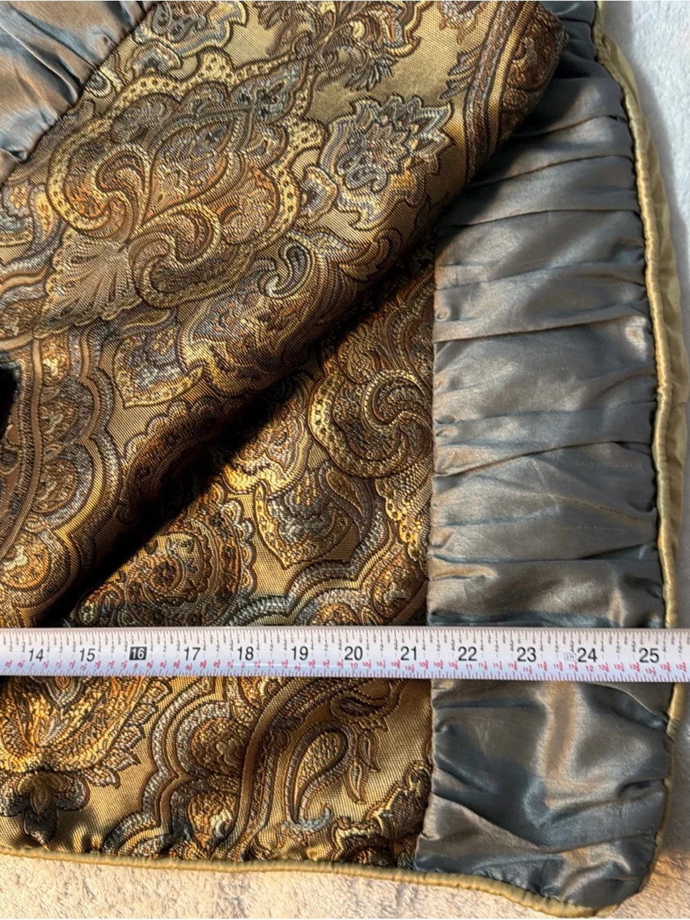 Home Expressions elegant paisley